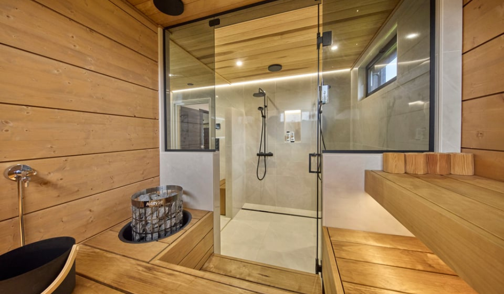 Mammuttihirsikoti ja sauna